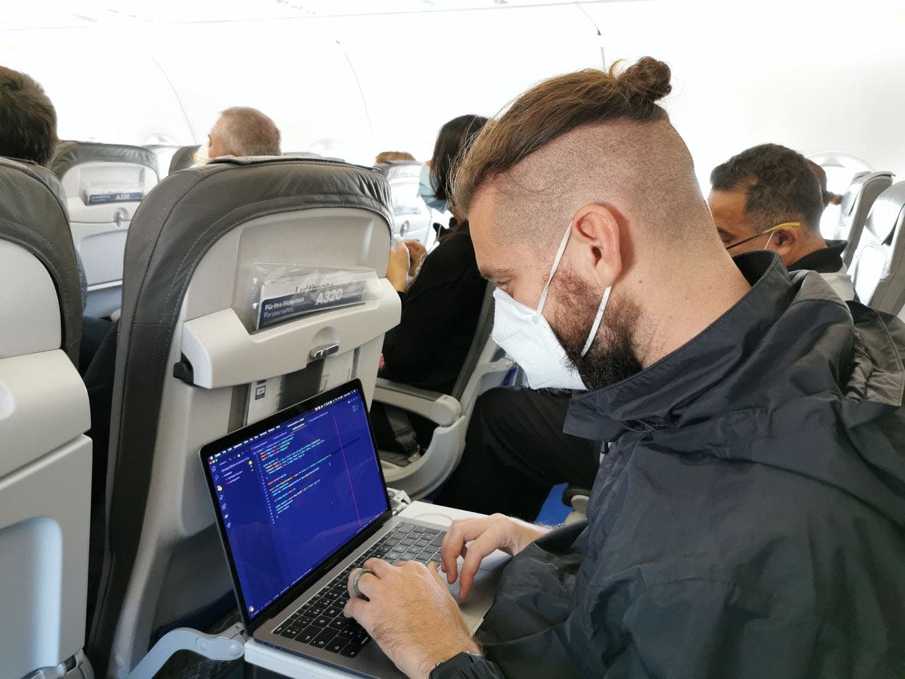 Emilio Ríos working on a plane