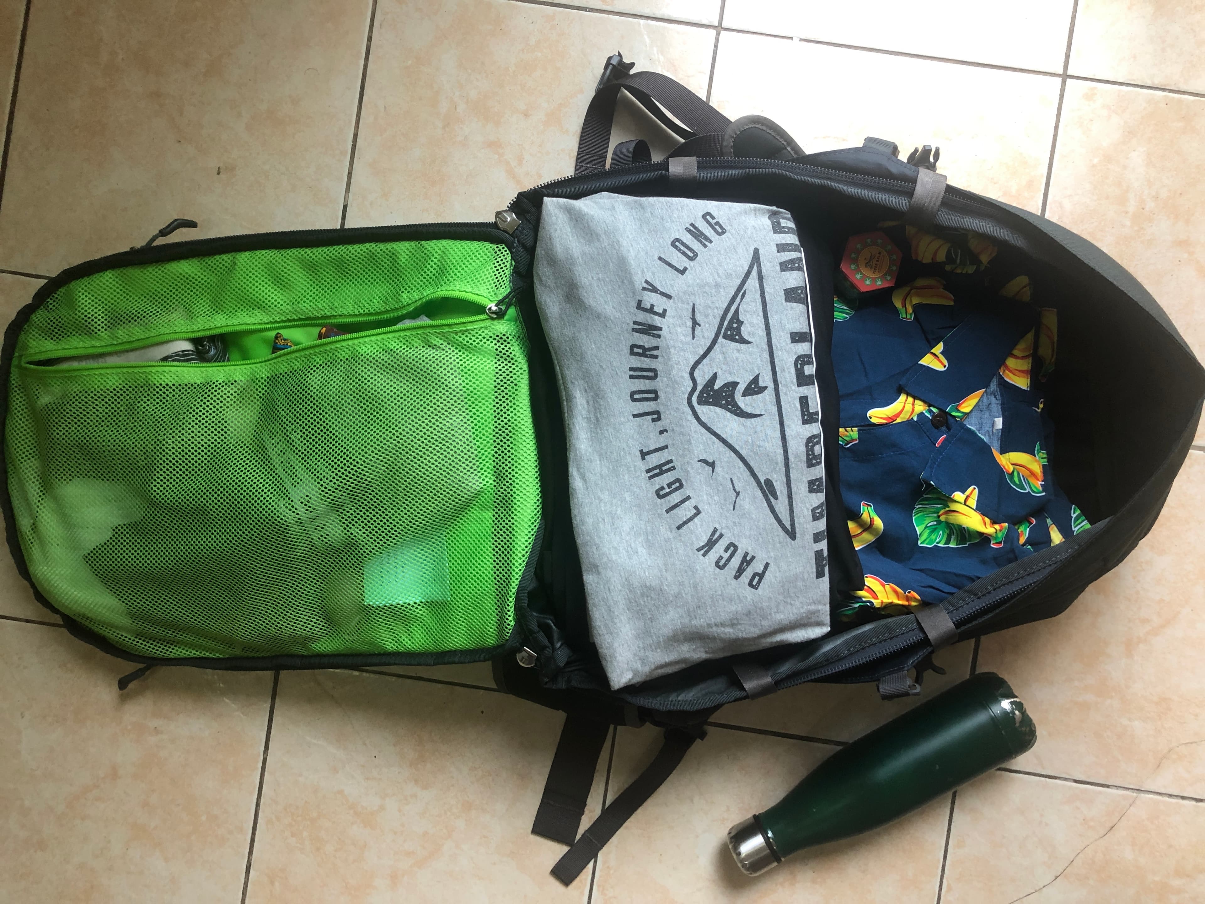 Emilio Ríos packing